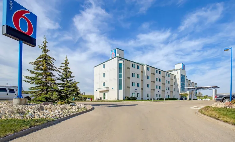 모텔 6 그랜드 프레리, 앨버타