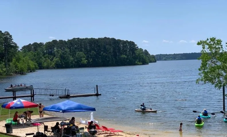 Alpine Lakeview Motel Room WiFi,Sandy beach Boat Ramp,Pier,Marina,Bath House with Laundromat
