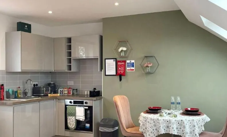 Cambridge Studios and Suites by Tas Accommodations