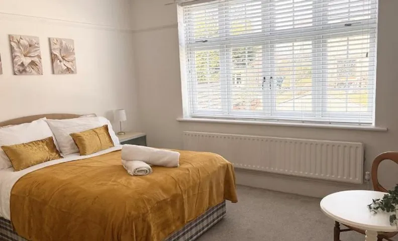 The Golden House, spacious family home, parking, garden