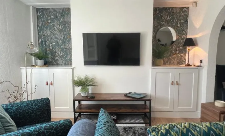 Comfy and Connected Standish Home - Two Mins from M6 Jct-27