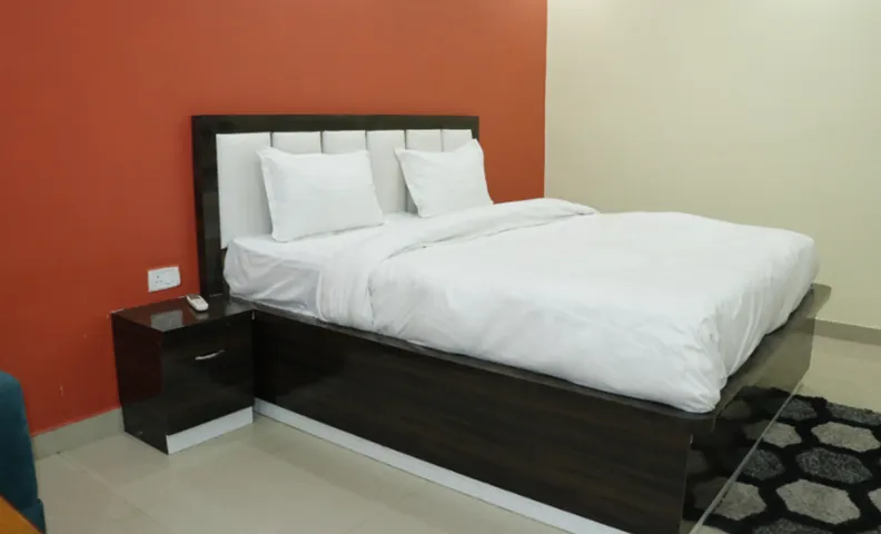 Hotel Paras Inn Arra