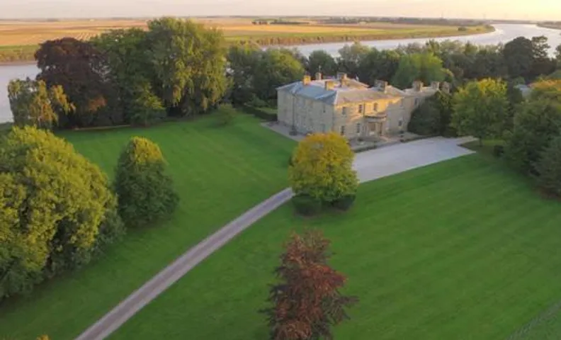 Saltmarshe Hall