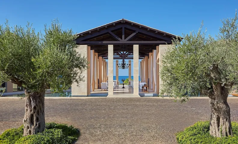 더 로마노스, 어 럭셔리 컬렉션 리조트, 코스타 나바리노