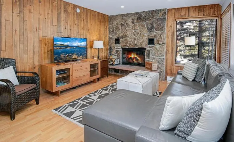 4479 Timber Falls 2001
