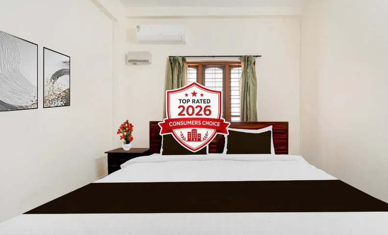 Hotel O Pathanamthitta Near Mahatma Gandhi Statue
