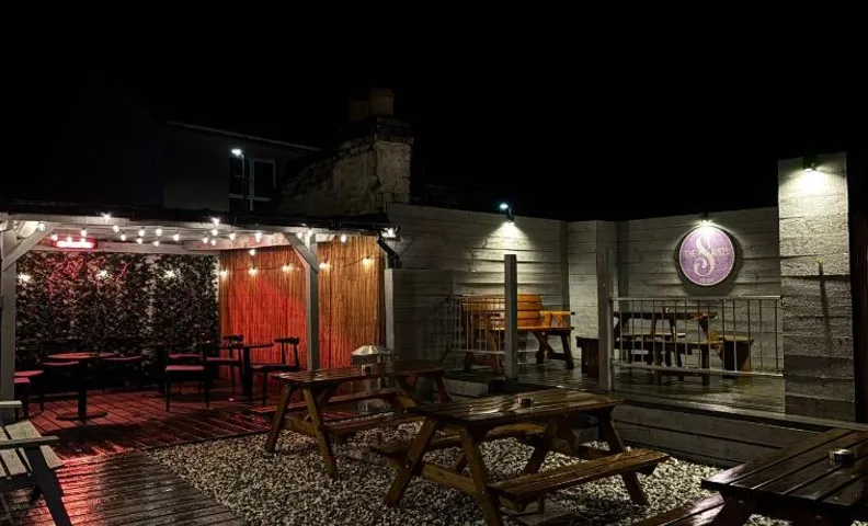 The Cassillis Hotel - Smart Self Check-in Hotel & Bar
