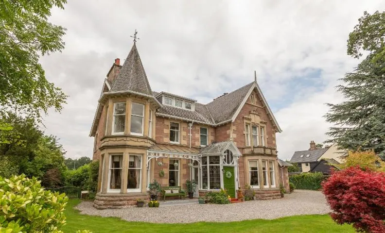 Chrialdon House