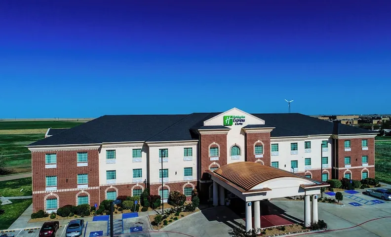 홀리데이 인 익스프레스 & 스위트 팜파 바이 IHG