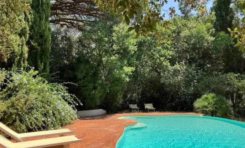 Roulotte de luxe avec piscine partagée à Ramatuelle