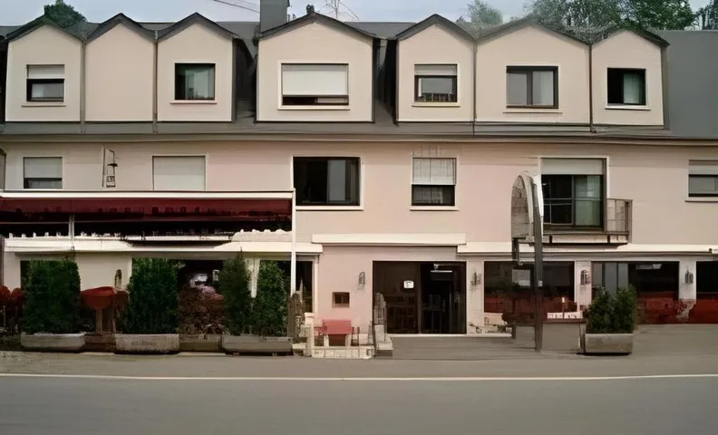 호텔 카르피니