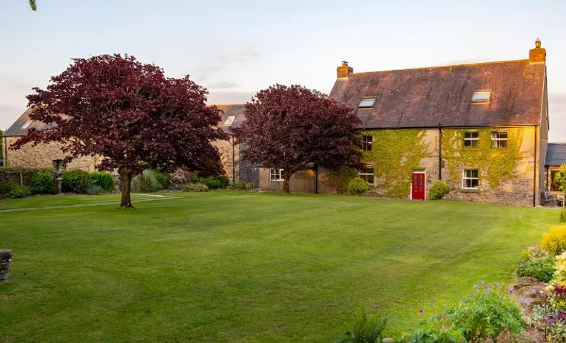 Kidwelly Farmhouse B&B