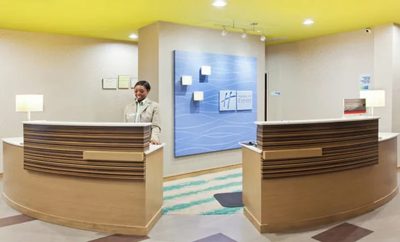 홀리데이 인 익스프레스 호텔 & 스위트 워너 로빈스 노스 웨스트 바이 IHG