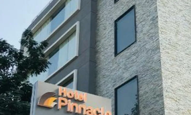 Pinnacle Grand Hotel