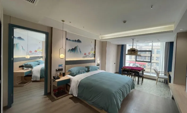 Urban Garden Hotel (Xinhua Latang Town)