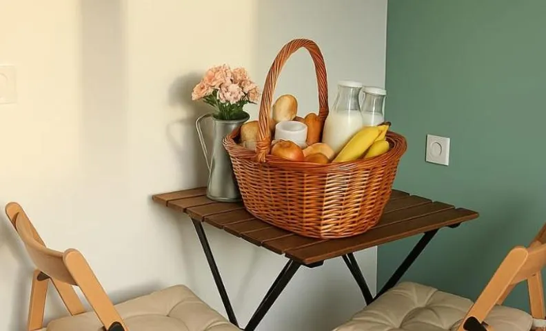 Chambre privée 350 m de la mer et proche et gr34 avec coin repas et micro onde