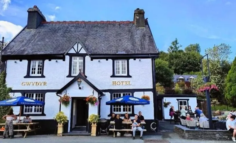 Y Gwydyr Hotel - Dolwyddelan