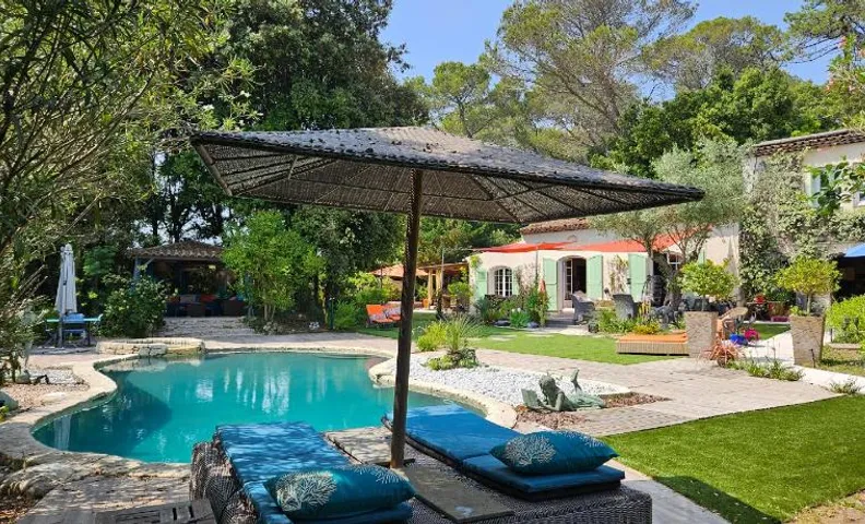 Villa piscine jacuzzi Mas la Bregeonière