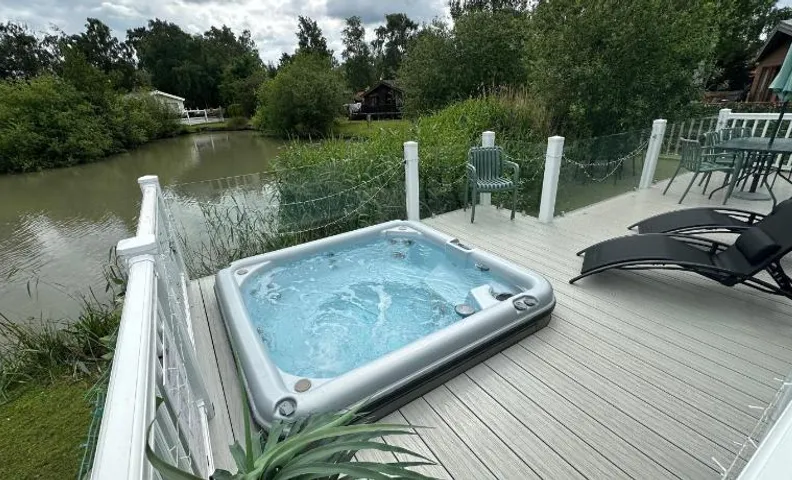 Luxury Lakeside Lodge L2 with Hot tub situated at Tattershall Lakes Country Park