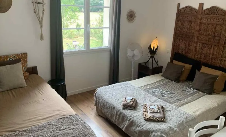 Chambre d'hôtes Sous Les Grands Chênes NOMADE