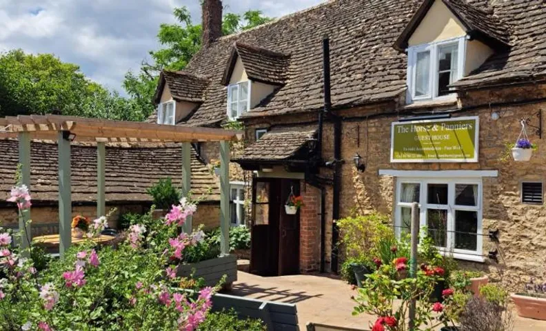 The horse and panniers guest house.