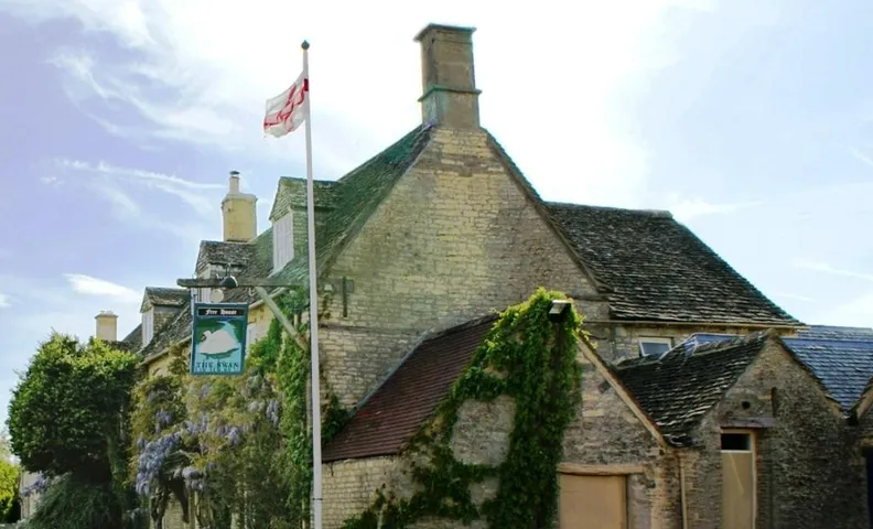 The Swan Inn Swinbrook