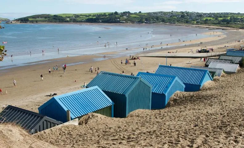 Penmorfa - Sublime Abersoch retreat with roof terrace, 80m from beach, great for surfing
