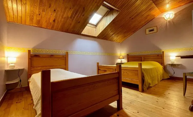 Chambre Lilas à Alleyras - Animaux admis, Table d'hôtes, Terrains spacieux - FR-1-582-514