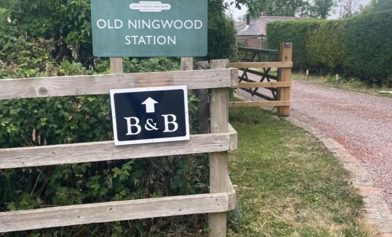 Old Ningwood Station Bed & Breakfast, Ningwood, Isle of Wight PO41 0TG