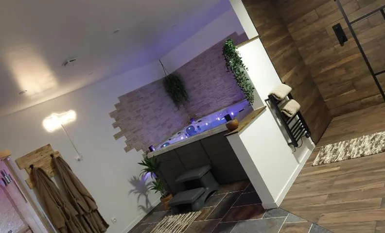 SoÉvasion- Suite avec jacuzzi et sauna privatif proche Arras