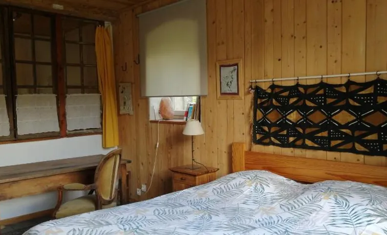 Chambre tranquille avec salle de bain privative