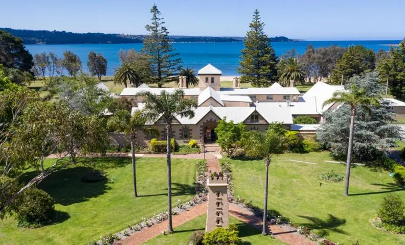 Seahorse Inn Hotel & Villas