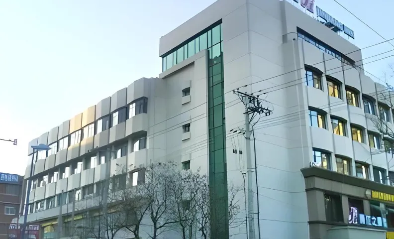 진장 인 랴오닝 차오양 트래인 스테이션