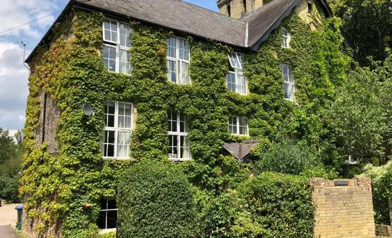 Pages Hotel and Guesthouse