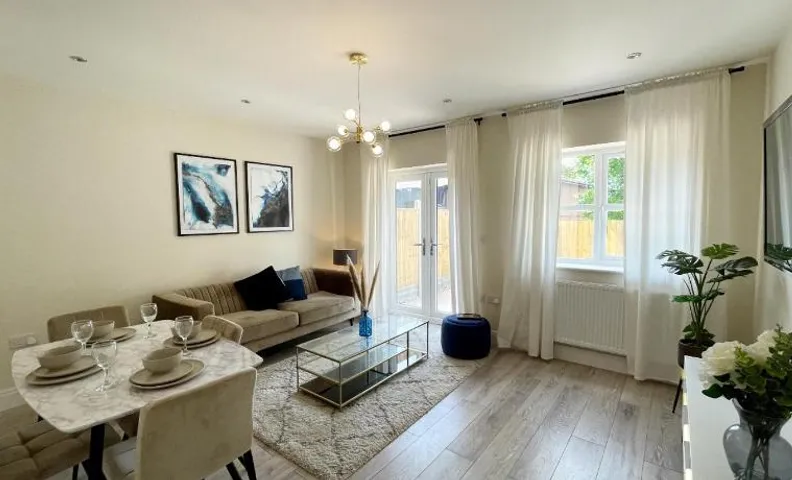 Newbuild, 3 Bedroom house with free parking