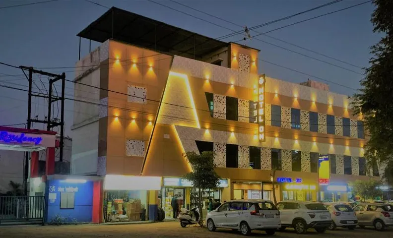 HOTEL OM