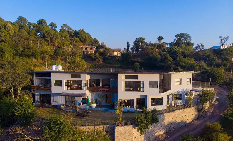 둥기 세르의 빌라 (446m², 침실 3개, 프라이빗 욕실 4개)