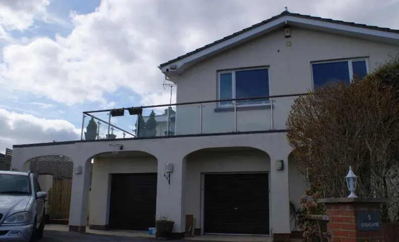 Luxury 3 bedded room with sea views and parking