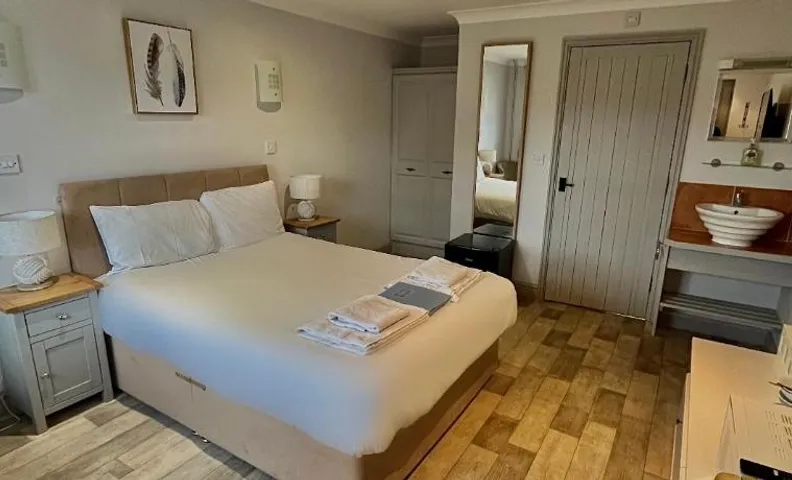 Oak, Country chalet located in Pegsdon