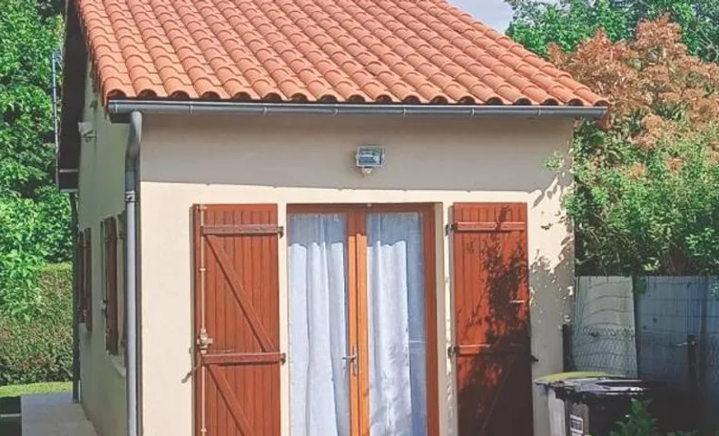 Maison T2 indépendante avec terrasse et parking