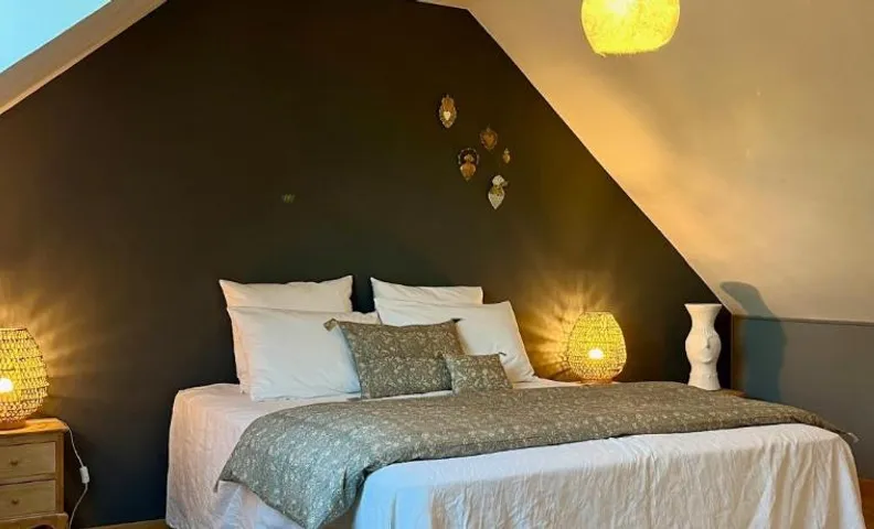 SUITES EN PERCHE avec piscine-Proche Mortagne