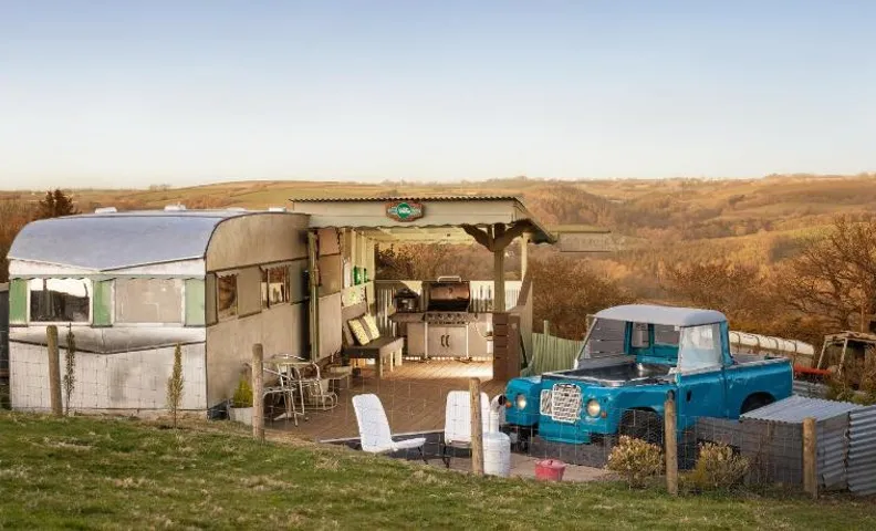Bluebird Penthouse & Land Rover Hot Tub