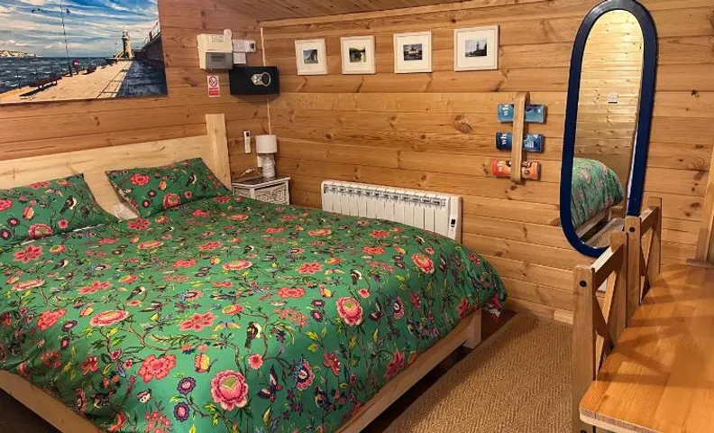Cosy Cabin, hidden from the main house - Sleeps 2 - EV