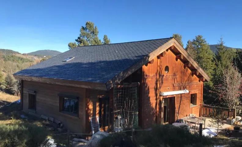 Une chambre d'hôtes au coeur du chalet Mitja, calme et bien être assurés