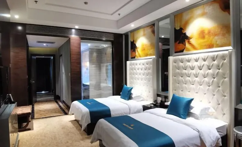 Longchang Holiday Hotel