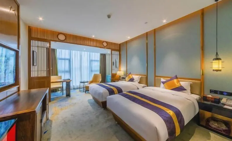 Qianshan Heyue Hotel