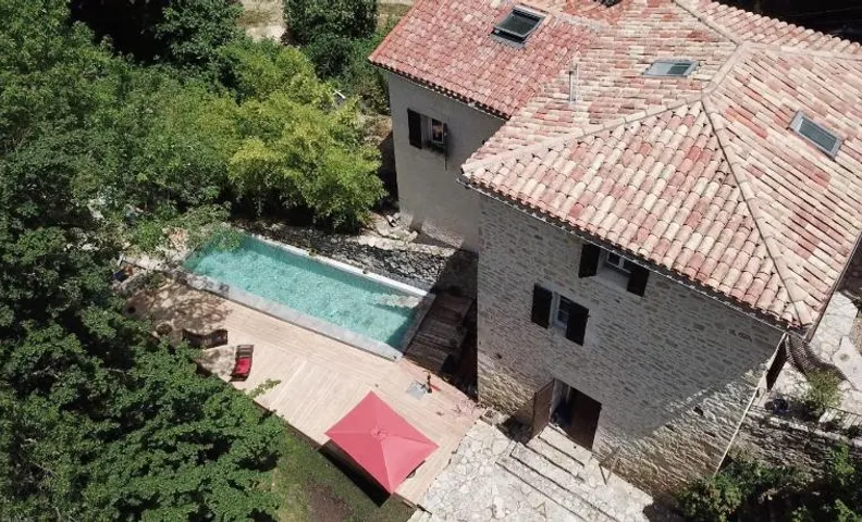 Moulin Bas, Prés de la Rivière