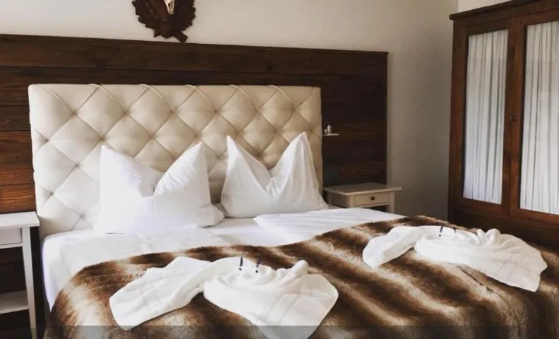 Mara Restaurant & Hotel