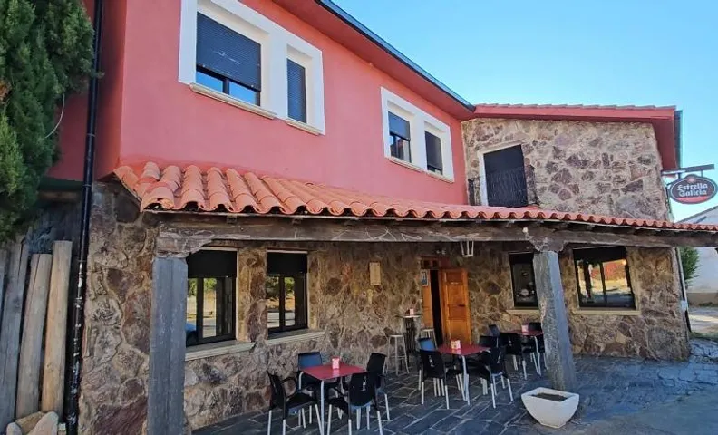 Hostal Restaurante Las Cavenes Del Cabaco