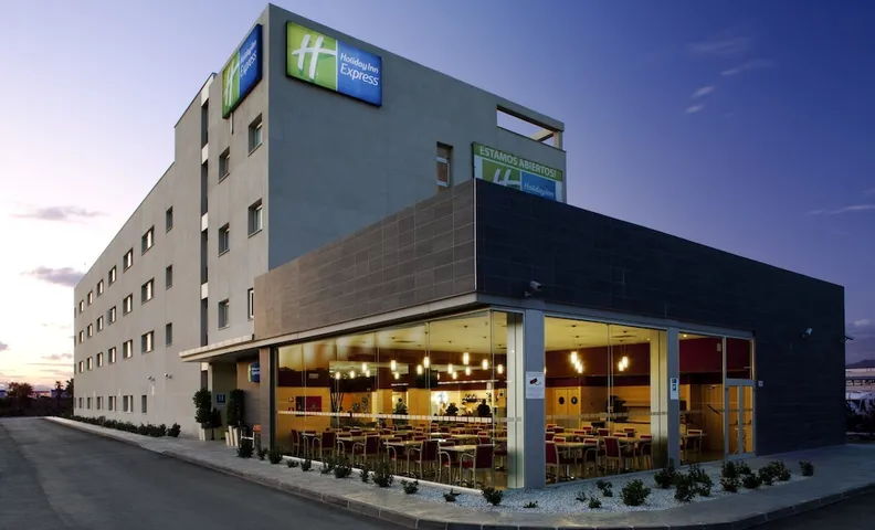 홀리데이 인 익스프레스 말라가 공항 바이 IHG